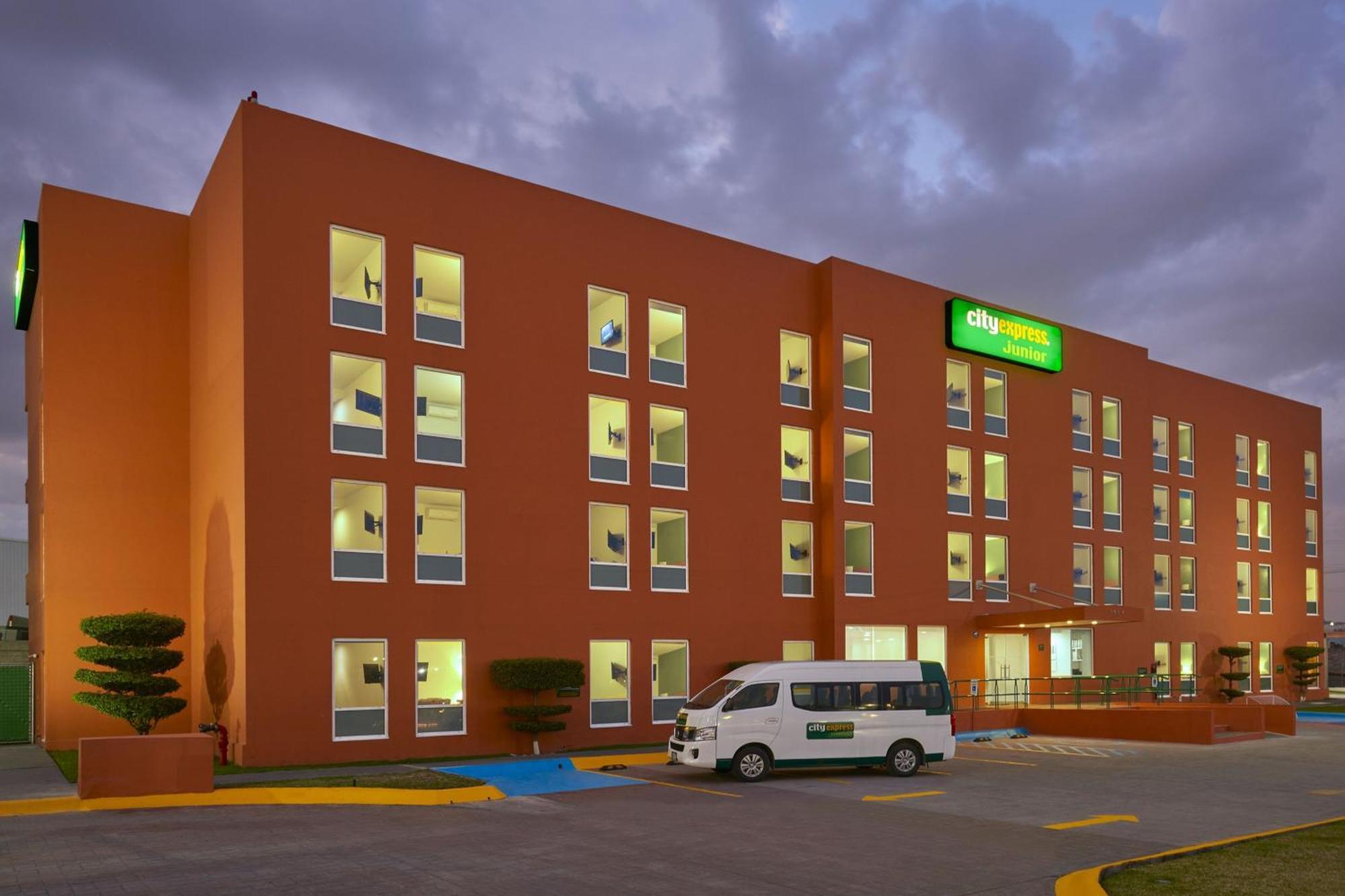City Express Junior By Marriott Guadalajara Periferico Sur Tlaquepaque Exterior photo