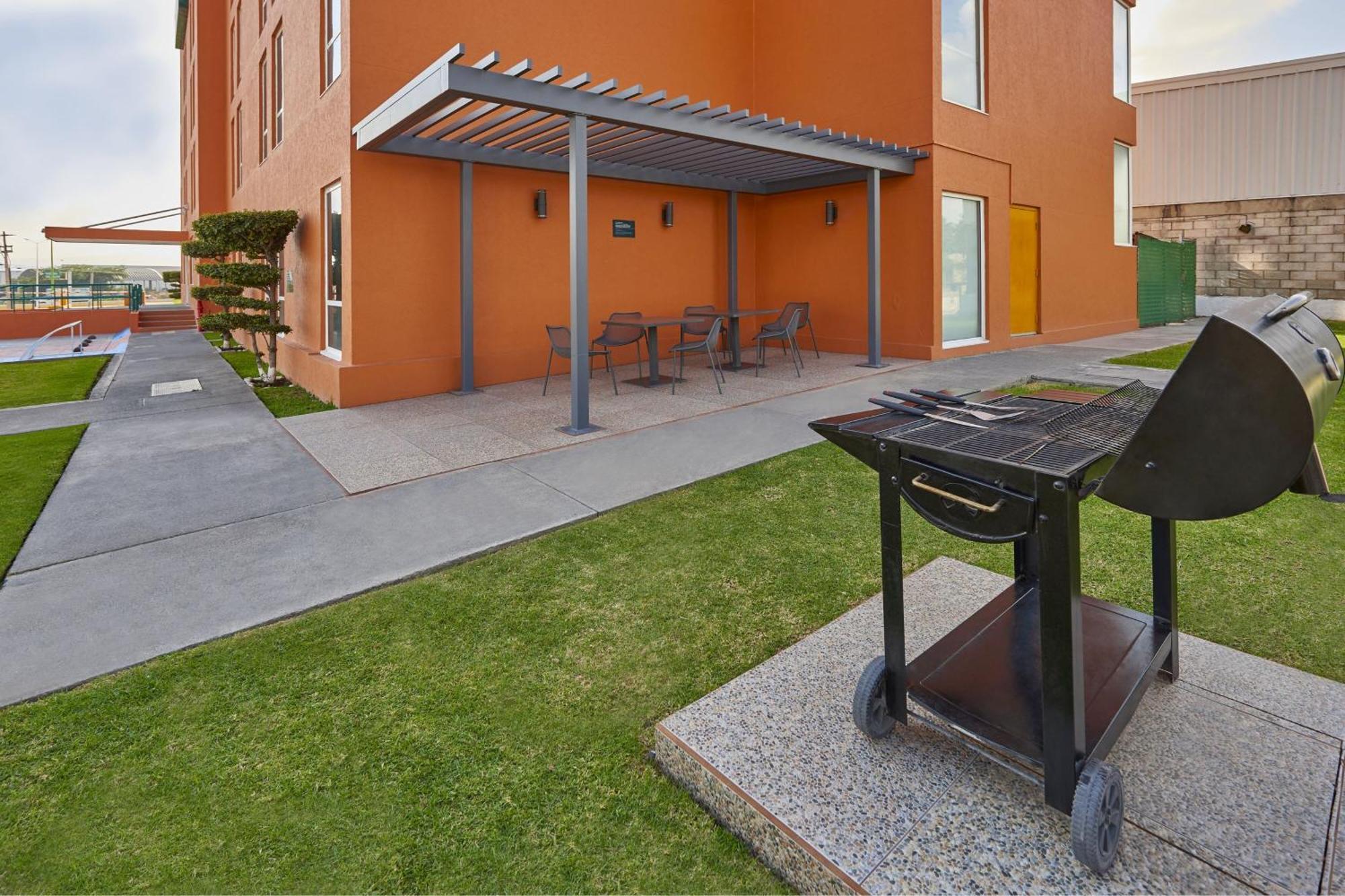 City Express Junior By Marriott Guadalajara Periferico Sur Tlaquepaque Exterior photo